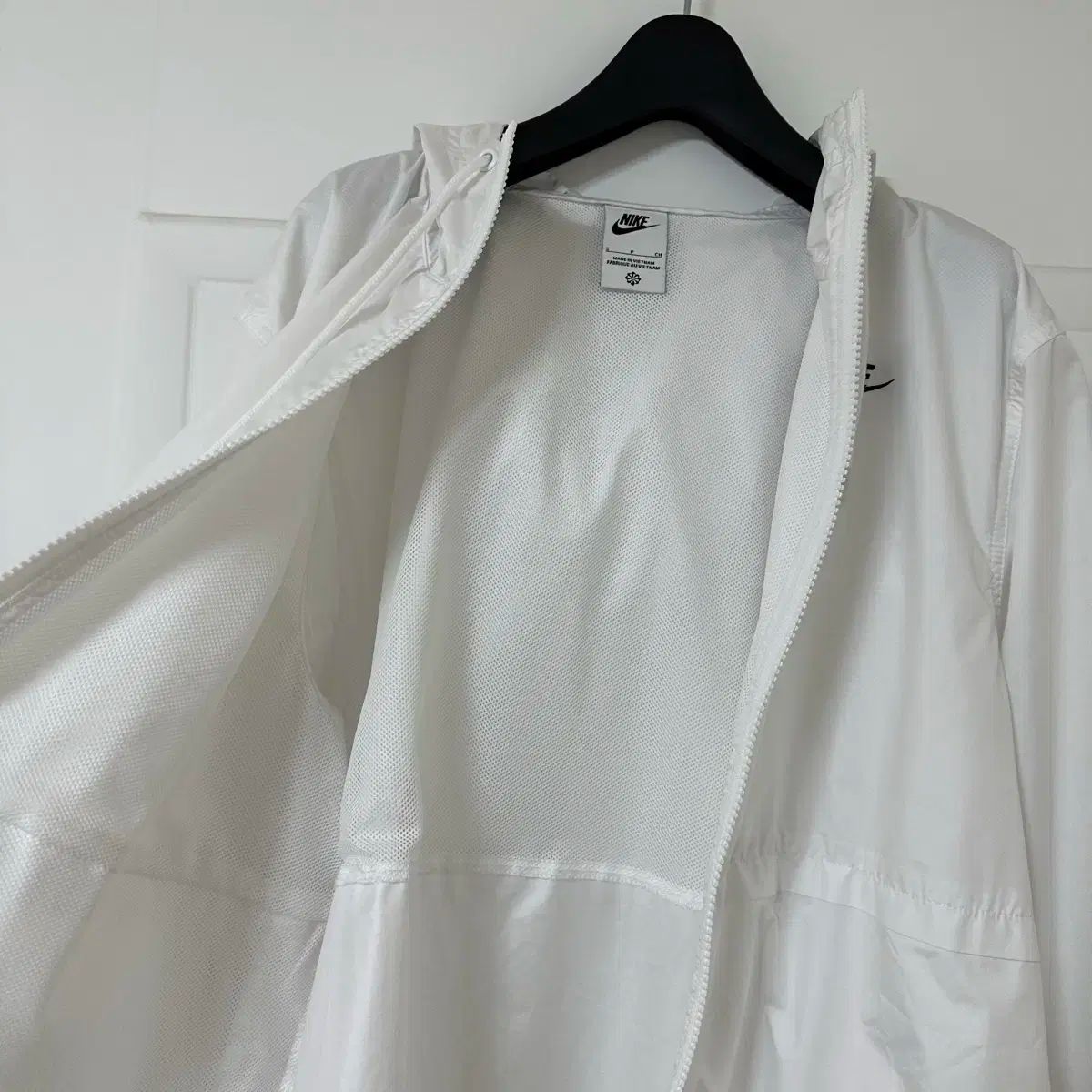 ナイキ ウィメンズ ウィンドブレーカー 白 GINKGOPHARMACY_COM
