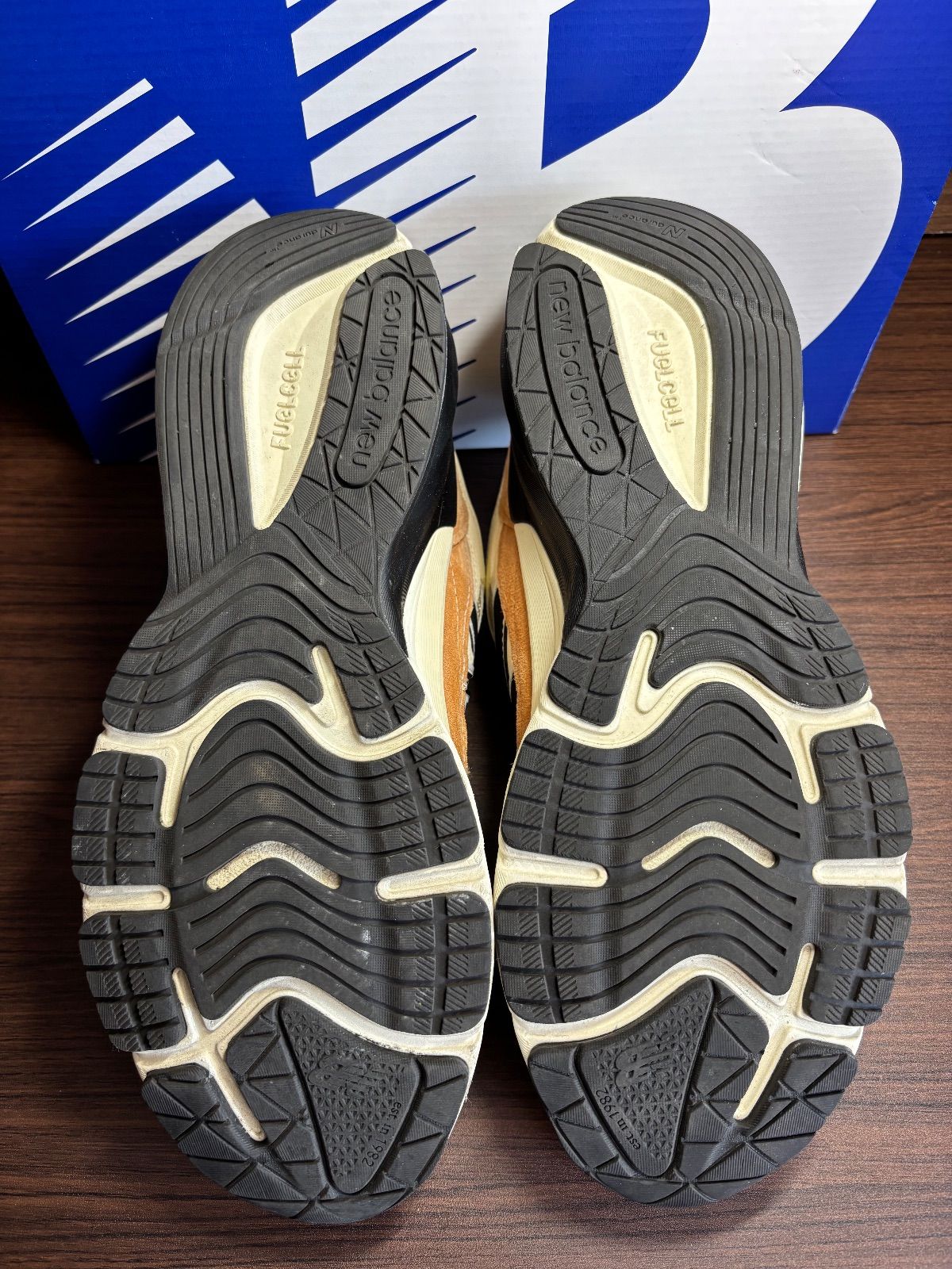 ニューバランス 990V6 セピア/インセンス 美品 size29.0㎝ - メルカリ
