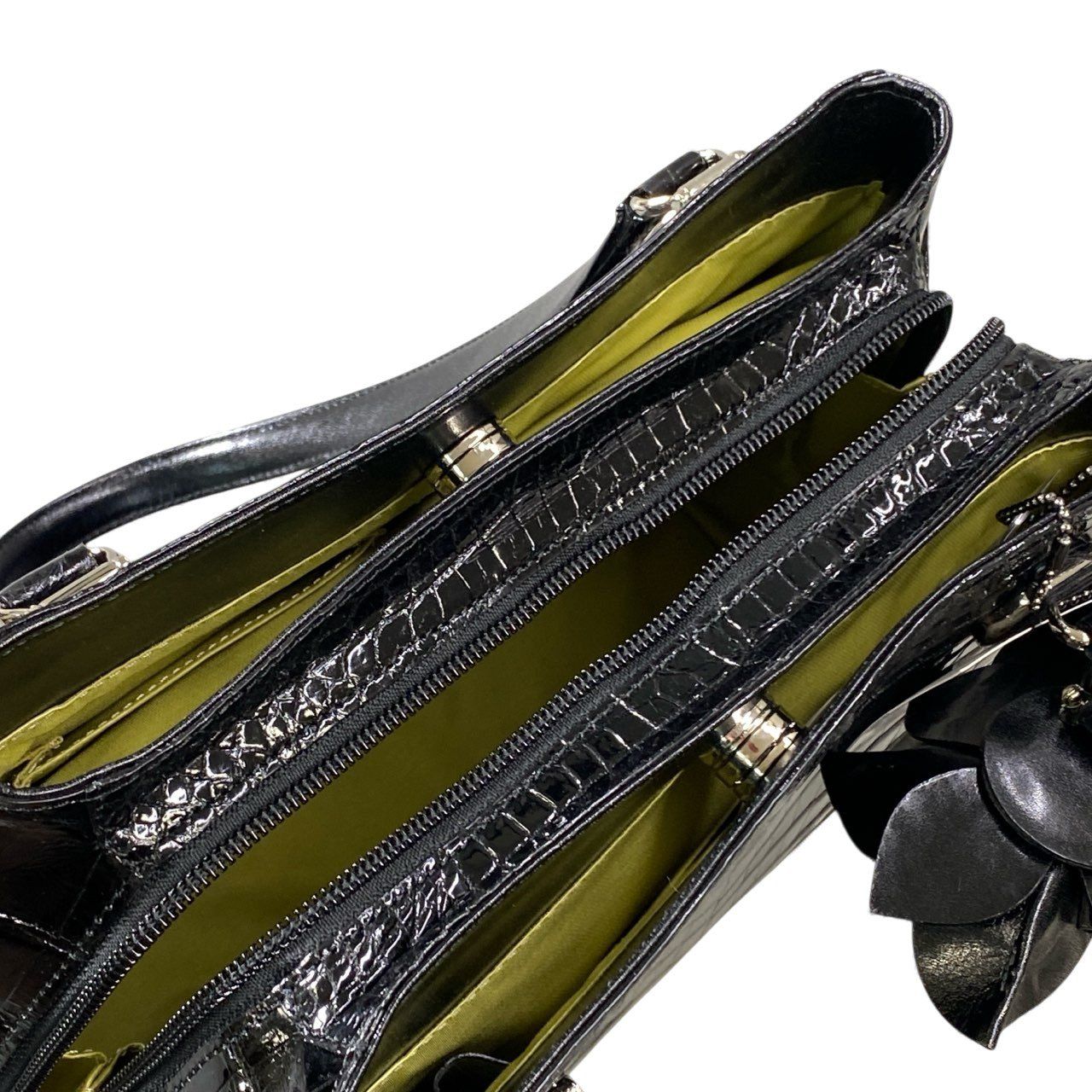 【極美品】Sanpo JRA認定 シャイニングクロコ ハンドバッグ 黒 センター gk16《極美品》 sanpo サンポー JRA認定 シャイニングクロコ