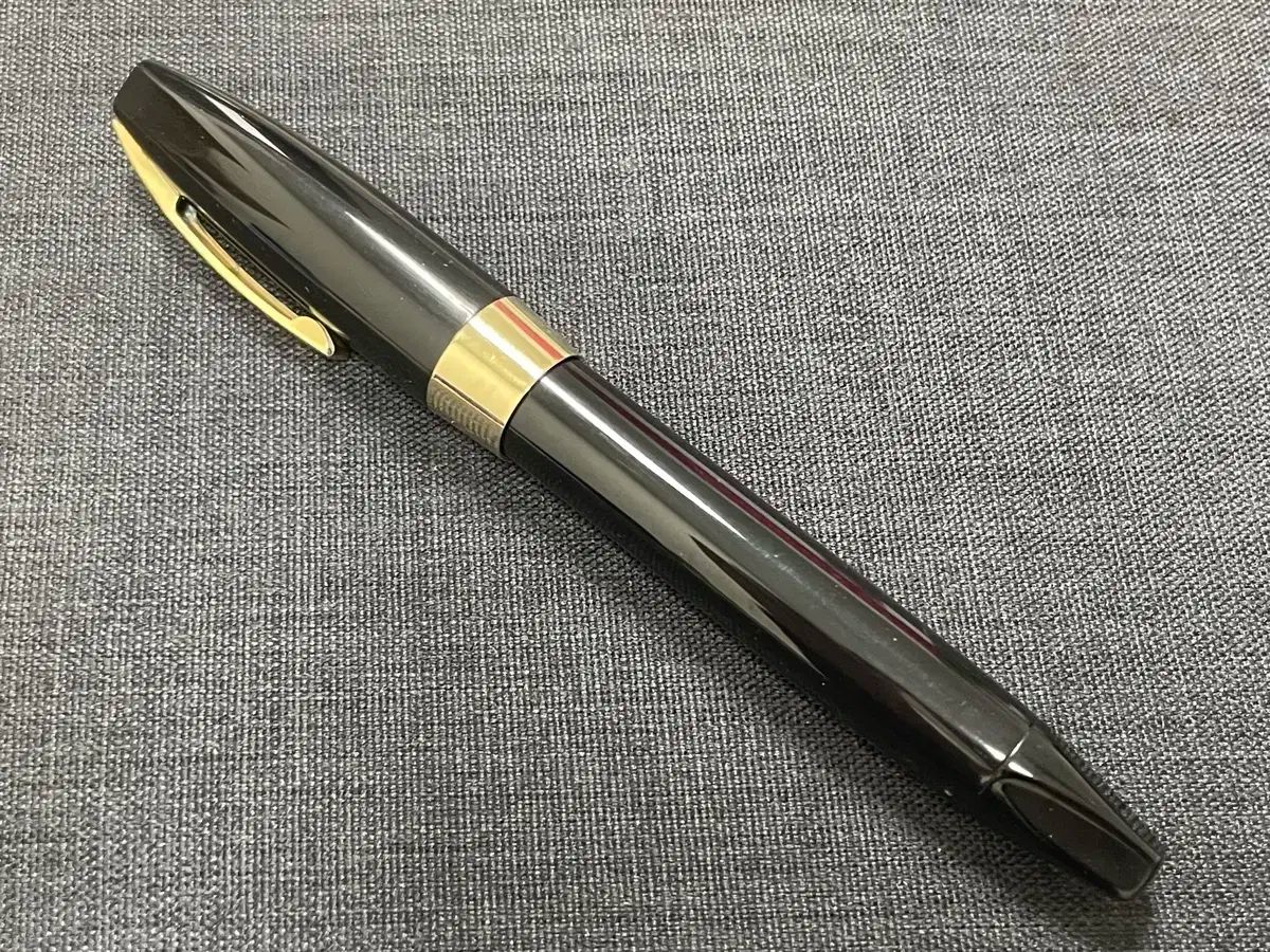 シェーファー万年筆 PFM III ブラック 14 K Fニブ