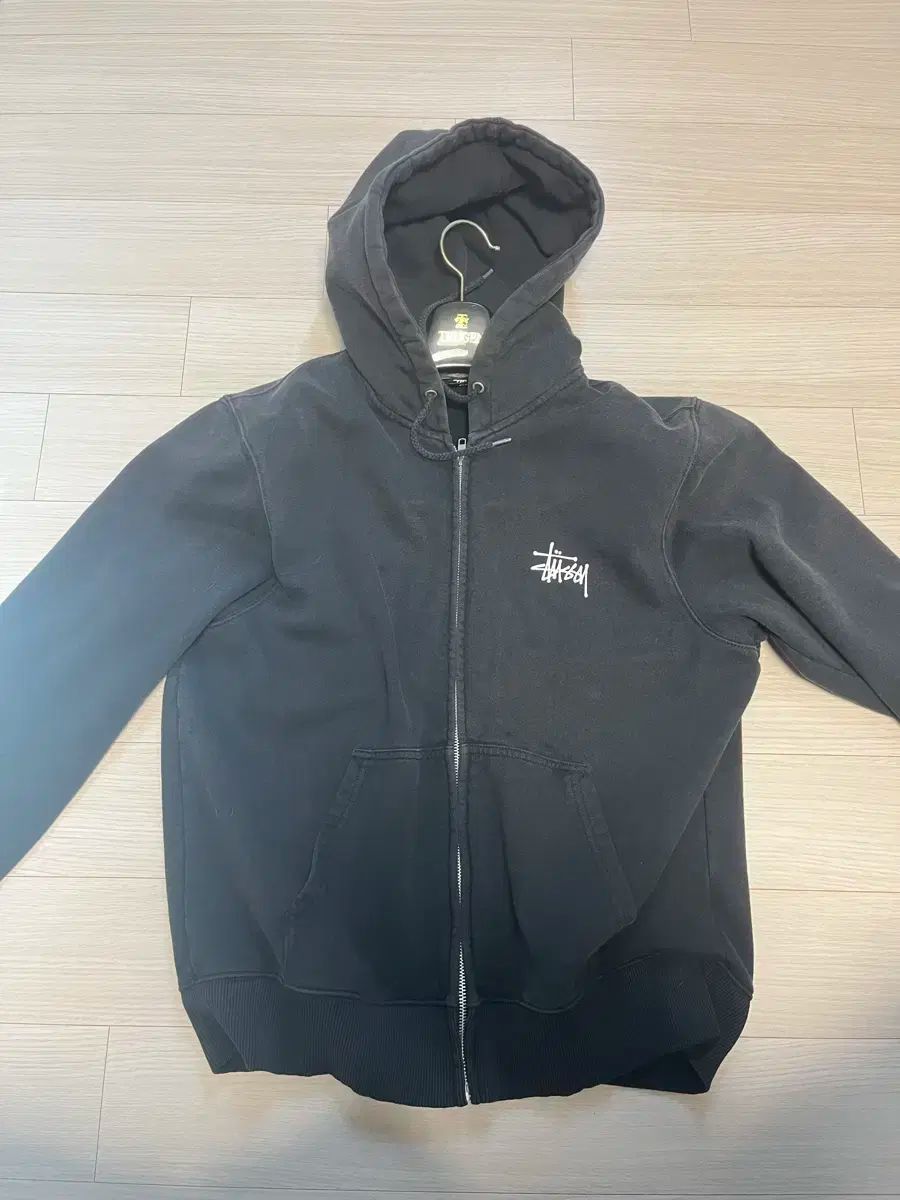 STU WHO ジップアップ Mサイズ