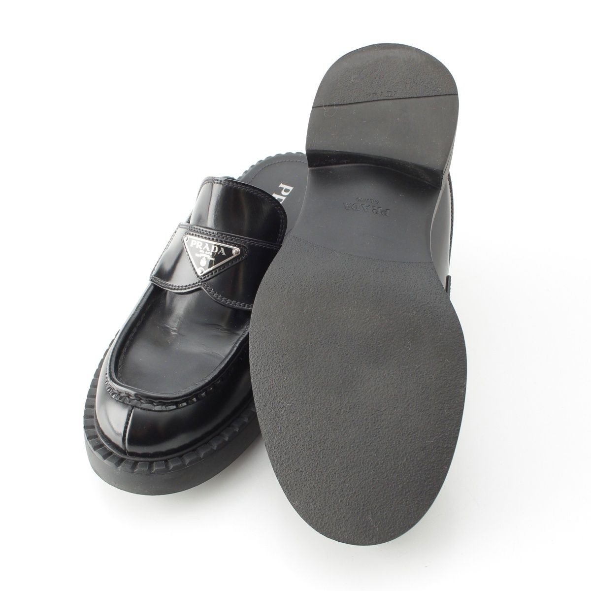 プラダ ブラッシュドレザー トライアングルロゴ ミュール サンダル