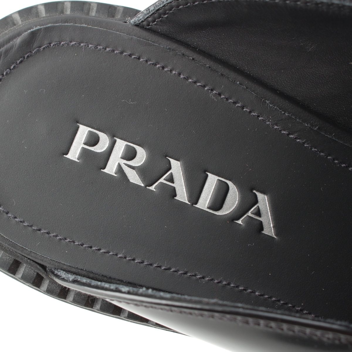 ブラッシュドレザー