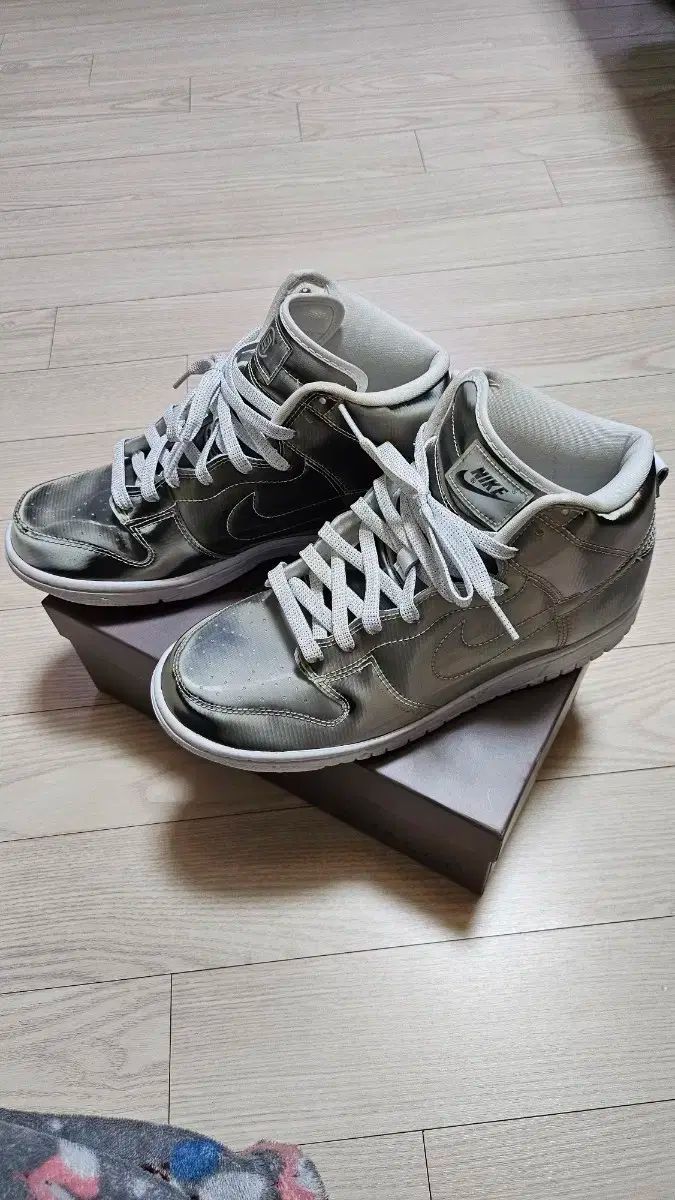 ナイキ xクロット ダンク ハイ フラックス メタリック スニーカー 250 mm