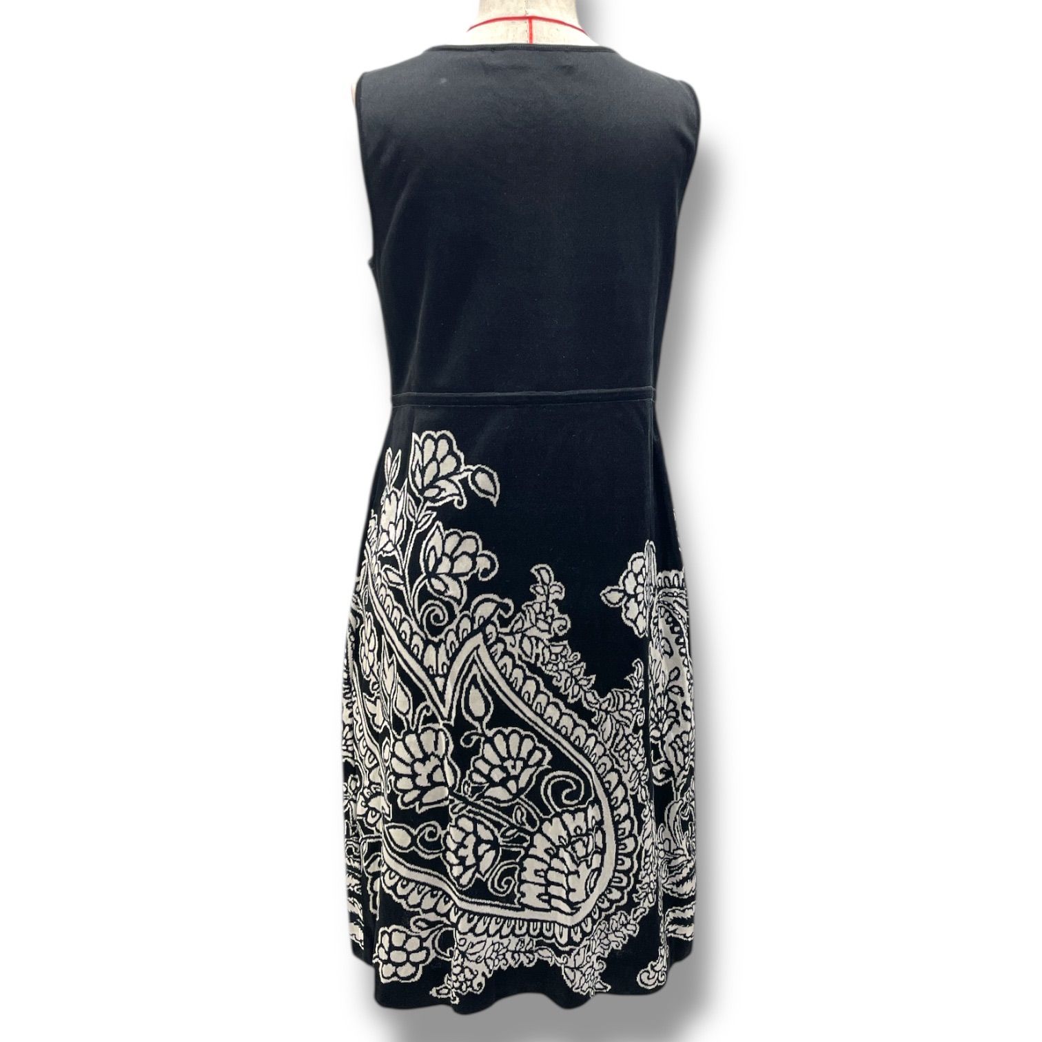 LEONARD レオナール ビーズ ニットワンピース ひざ丈 ノースリーブ 花