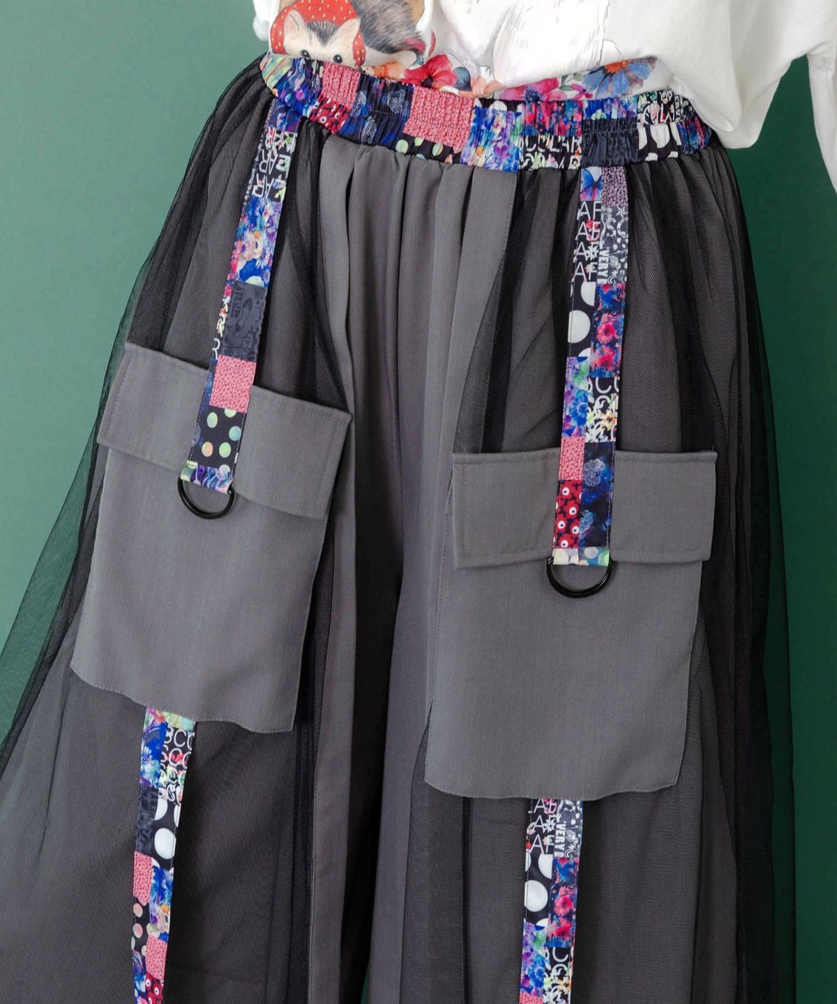 ScoLar スカラー 153693：チュールとラインテープのカーゴパンツ