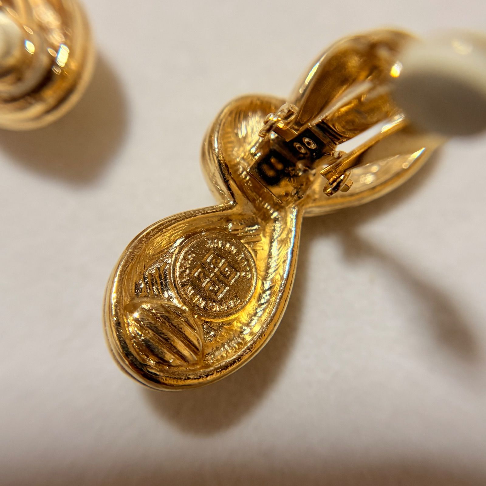 Givenchy イヤリング ゴールド美品 中古・古着通販】GIVENCHY (ジバンシィ) G CHAIN EARRINGS/ジーチェーンイヤリング GIVENCHY ジバンシー チェーン イヤリング