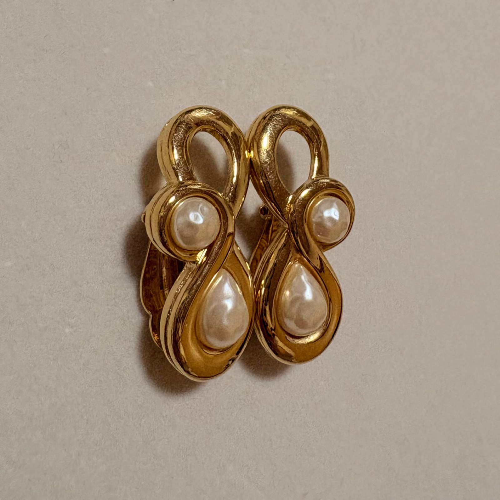 Givenchy イヤリング ゴールド