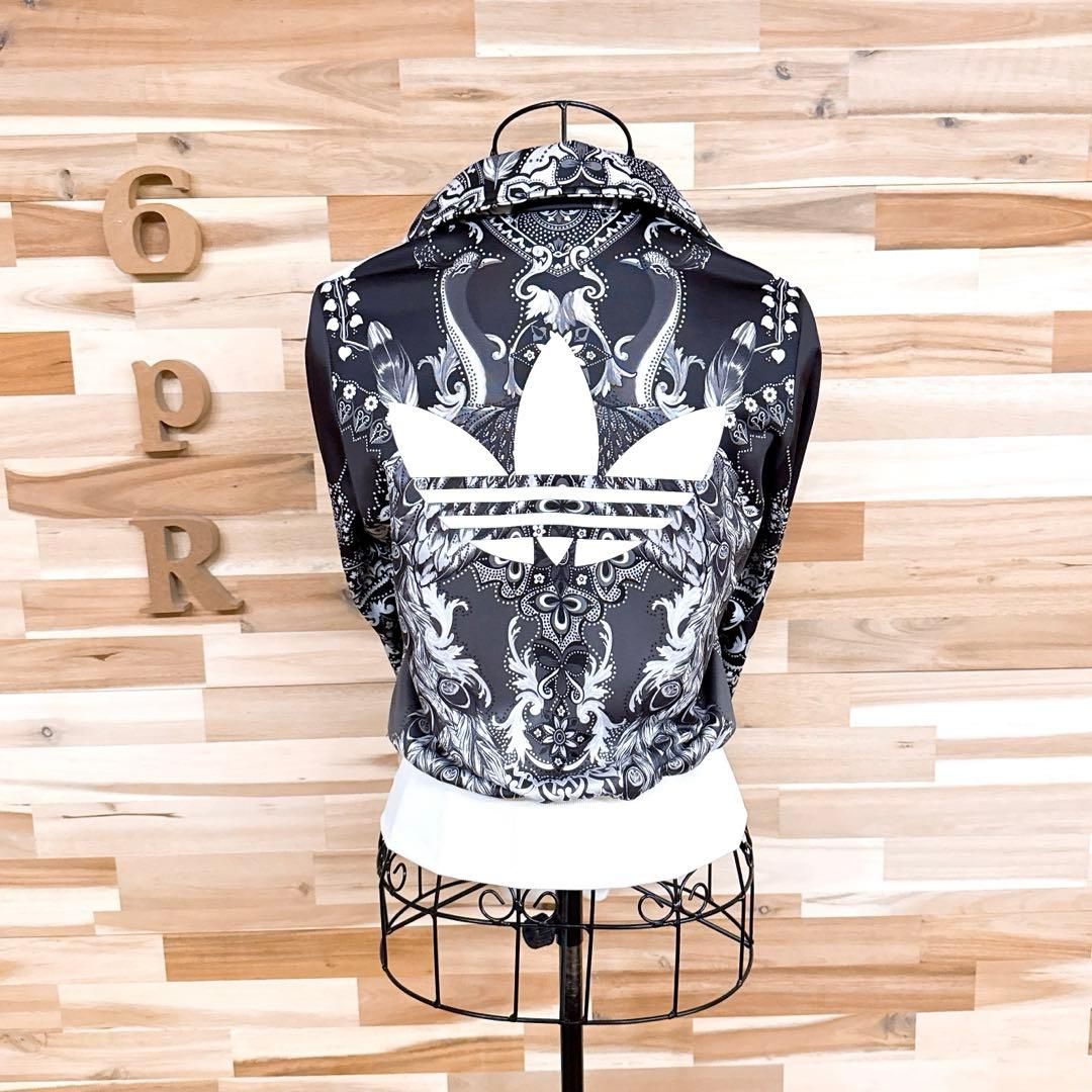 アディダス×ザファームカンパニー 孔雀ジャージ