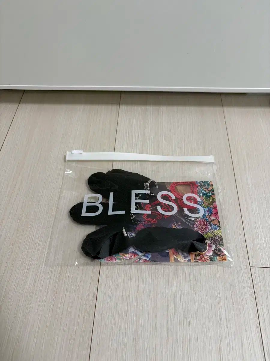 BLESS ブレス リング グローブ 手袋