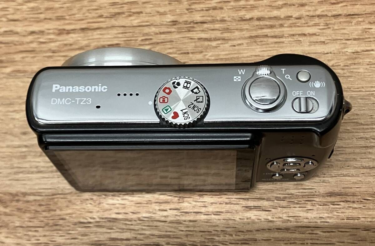 Panasonic Lumix DMC-TZ3 (Silver) 7.2-megapixel digital camera with