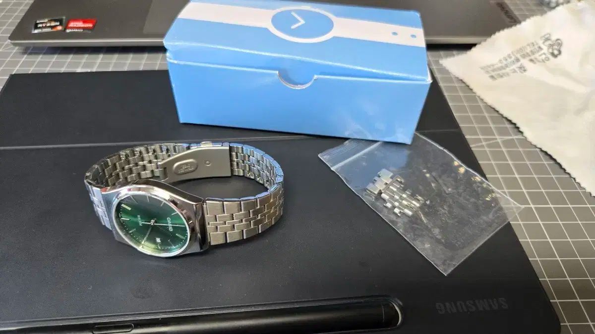 カシオ mtp b145b グリンダイアル