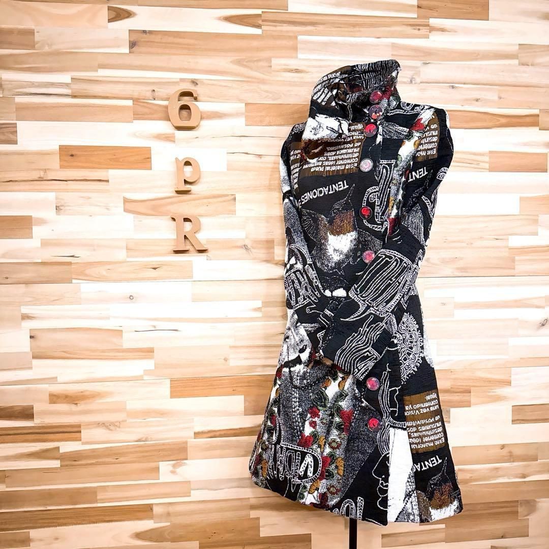 希少【デシグアル】ハイネック ジャガード織 コート 英字 花柄 総柄 黒