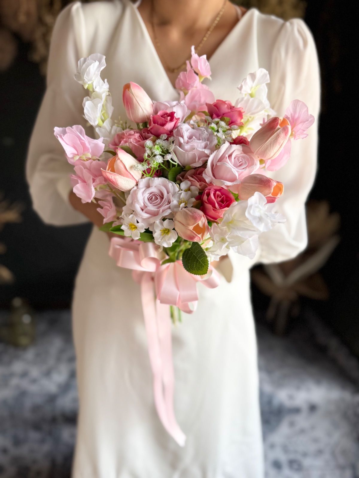 ピンクチューリップ×スイートピークラッチブーケ☆ブートニア - メルカリ