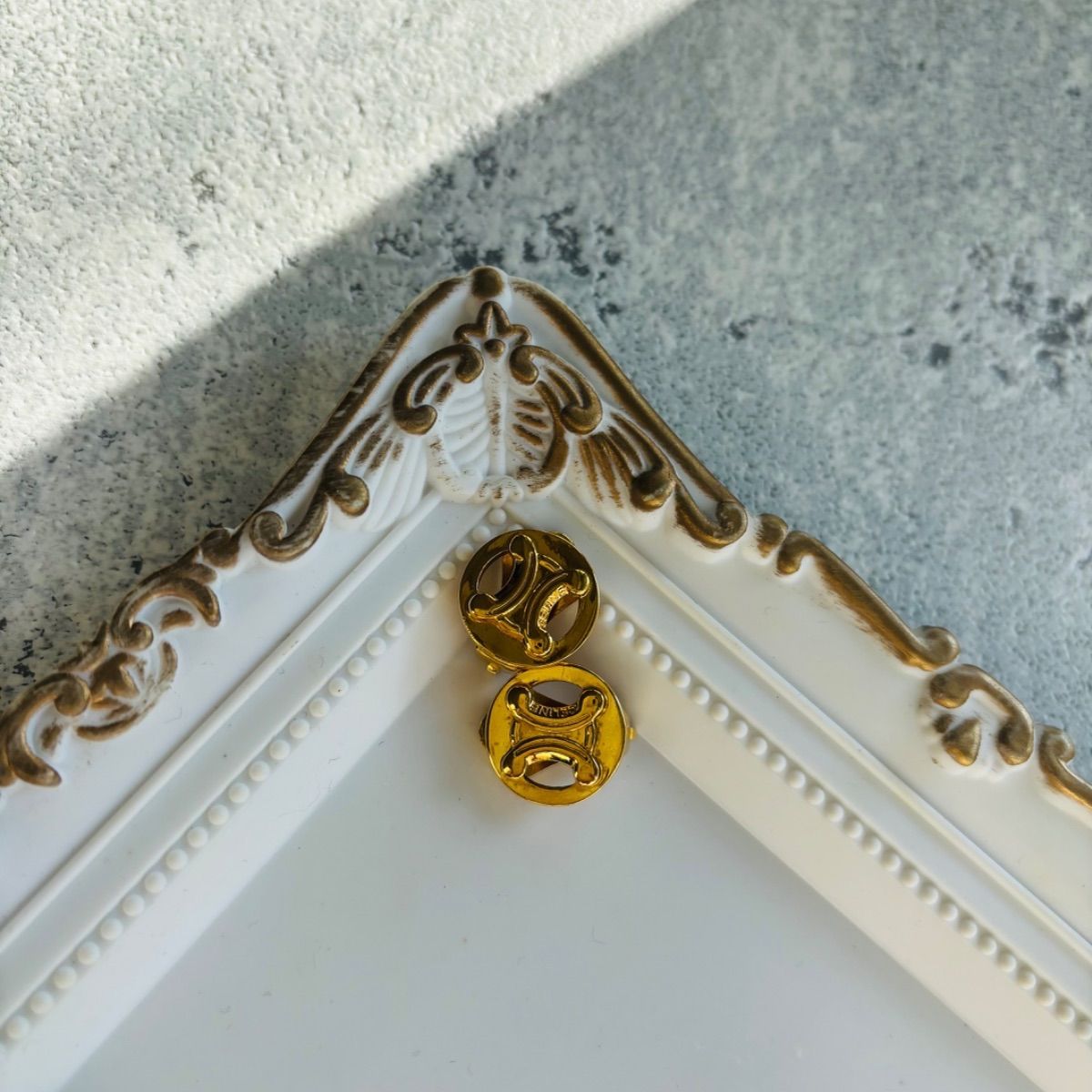 CELINE サークルトリオンフチャーム イヤリング