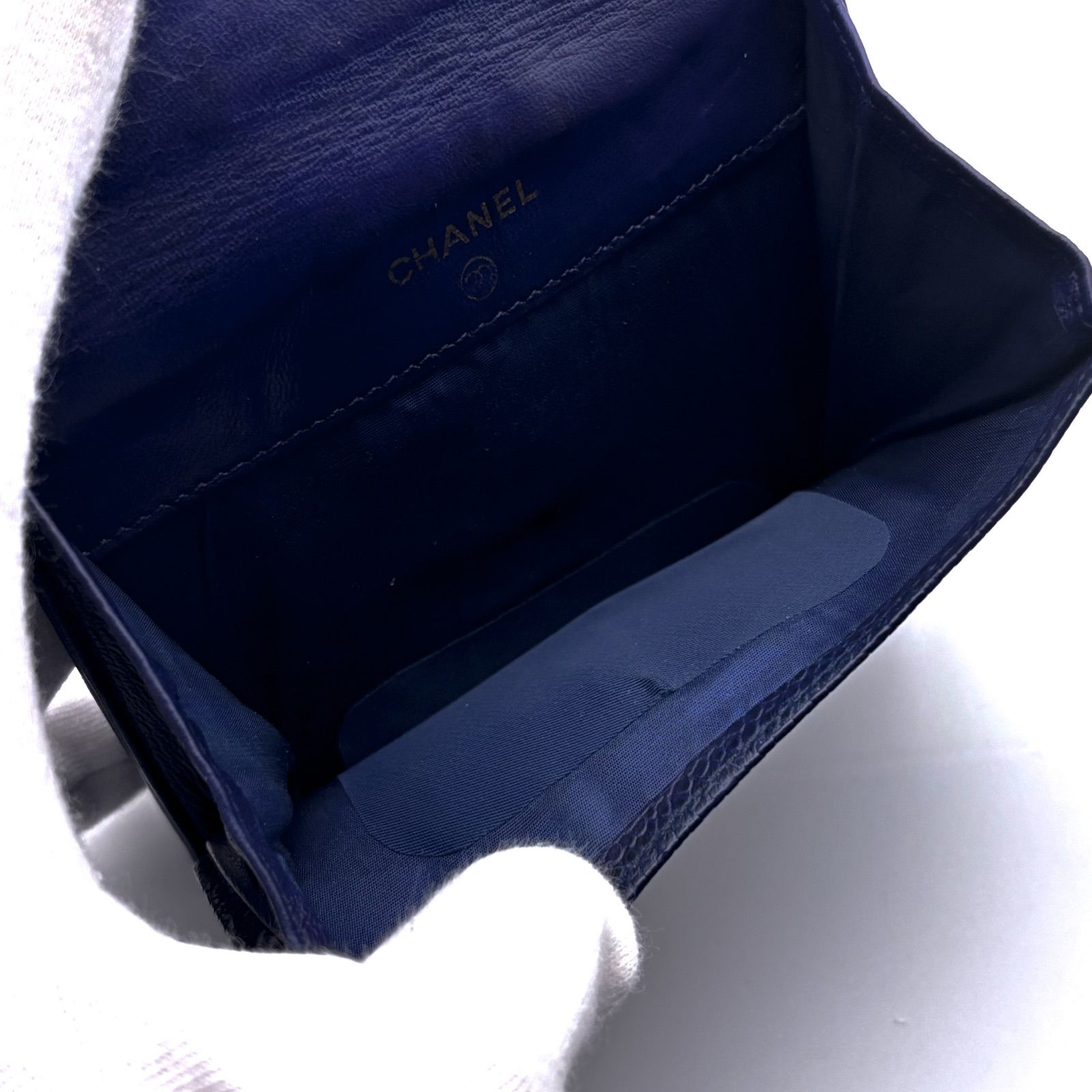 限定セール‼️CHANELデカココ　キャビアスキン 　 二つ折り財布　斜め掛け 限定セール‼️CHANELデカココ キャビアスキン 二つ折り財布 斜め掛け