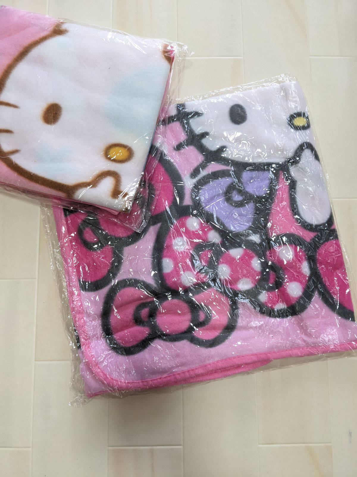 ☆レアKITTYキティちゃんひざ掛けブランケット - メルカリ