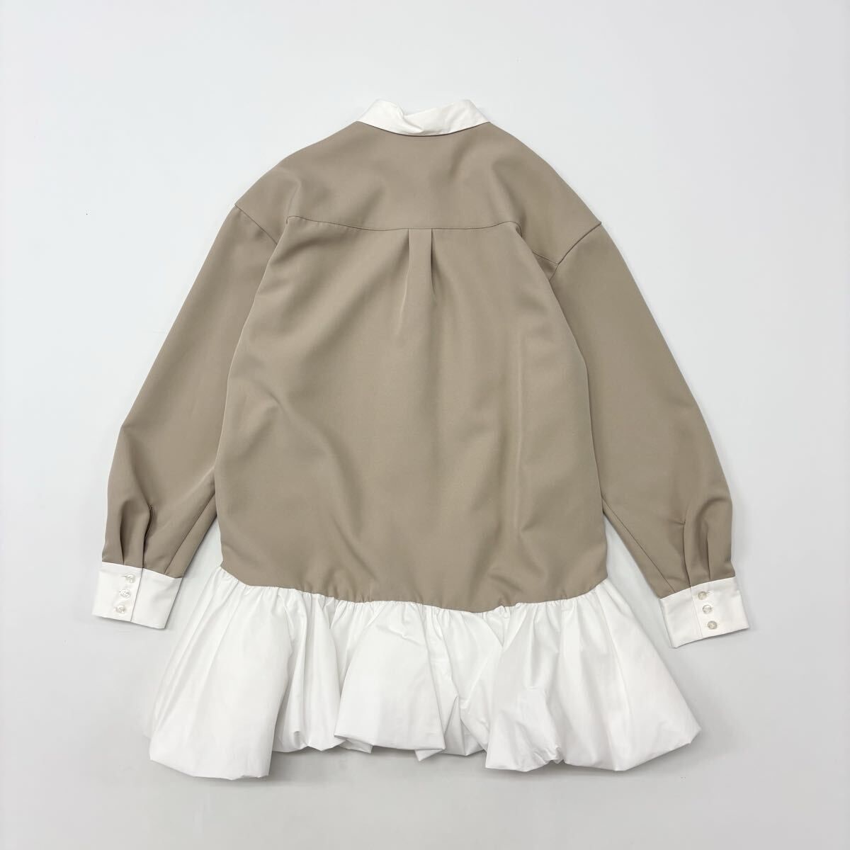 THE TOE ザトゥー クラシック と モダン を融合させた 洗練された ワンピース サイズ M 定価23 100円 711-0060