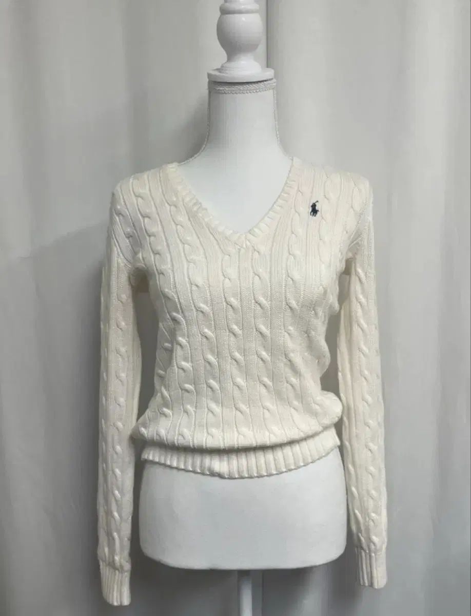 ケーブルニット Vネック