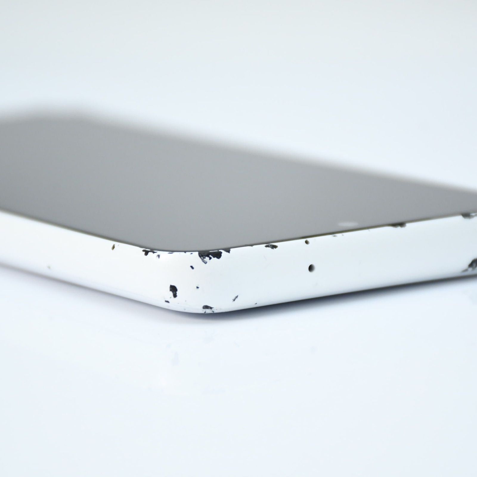 液晶美品＊電池良好】 SIMフリー docomo arrows We F-51B ホワイト