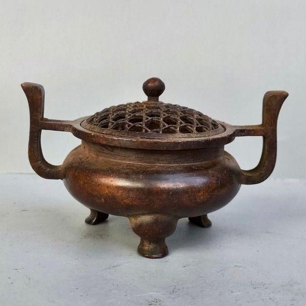 銅器 朝冠耳円口三足香炉 香薫炉 香道具 仏堂薫炉 装飾品 工芸品 置物