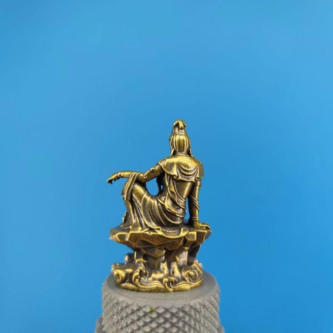 仏教美術 仏像 小仏像 水月自在観音菩薩像 銅製 銅器 - メルカリ