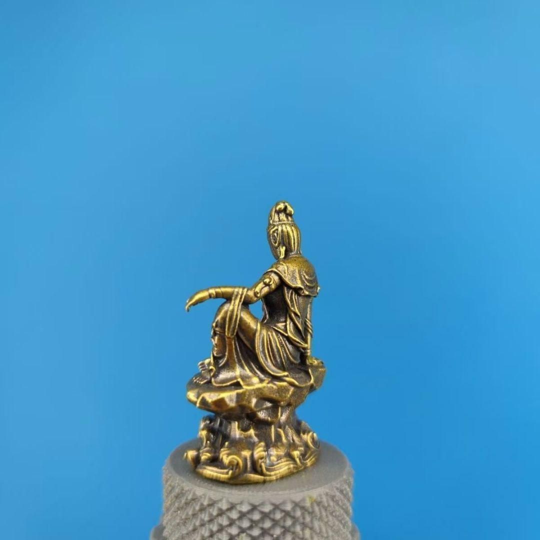 仏教美術 仏像 小仏像 水月自在観音菩薩像 銅製 銅器 - メルカリ