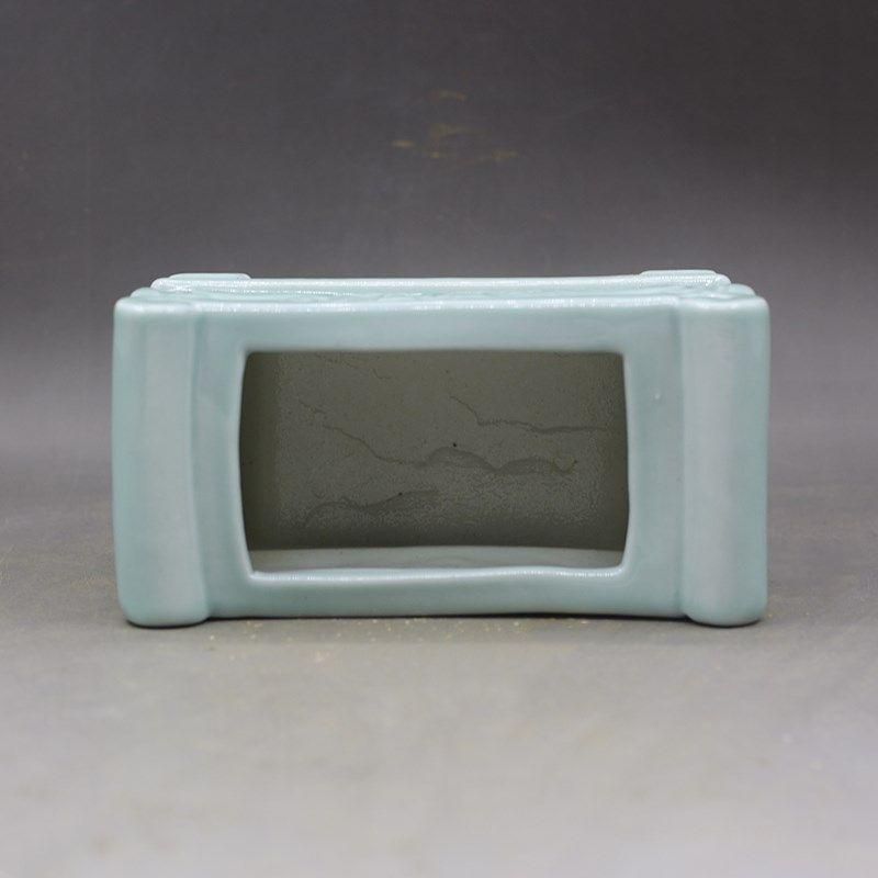 宋汝磁器浮彫り梅鹿薫香炉 香道具 装飾品 現代工芸品