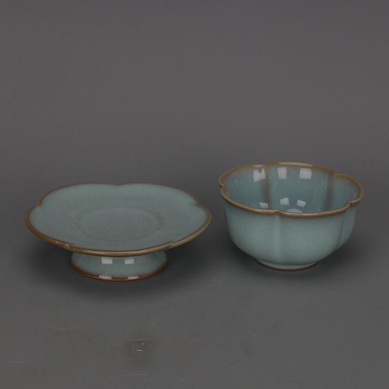 宋汝窯天青釉開片瓜稜蓮葉口梅花杯 景徳鎮 陶磁器 装飾品 現代工芸品