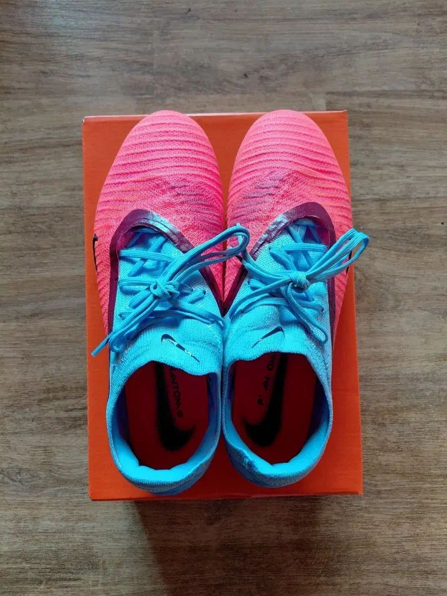 ナイキ FANTOM 6 エリート AG 255MM