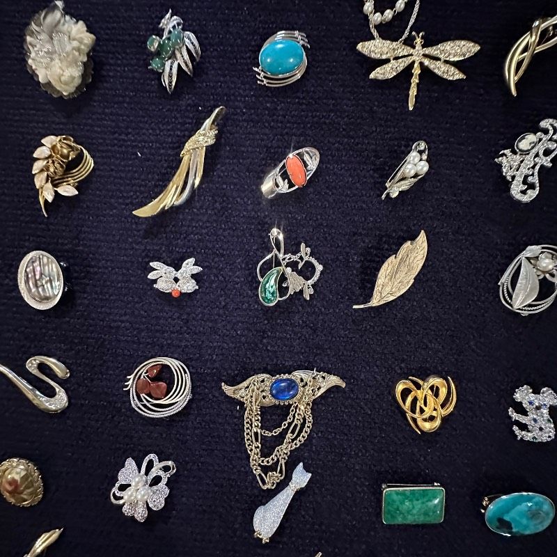 vintage】ブローチ まとめ売り 大量 90点以上 GT-BR21 - メルカリ