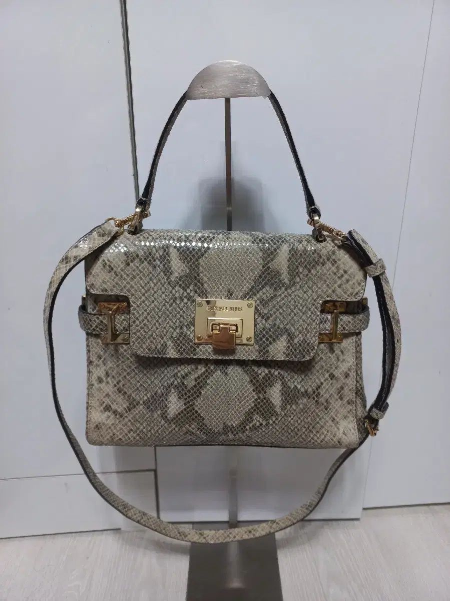 マイケルコース マイドレッド パイソン柄 サッチェル クロスバック