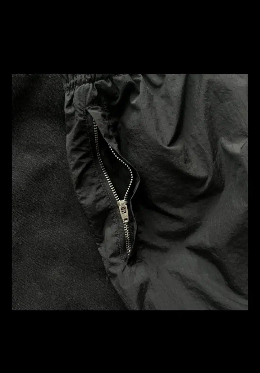 きム·ヒョヌ own トラックパンツ