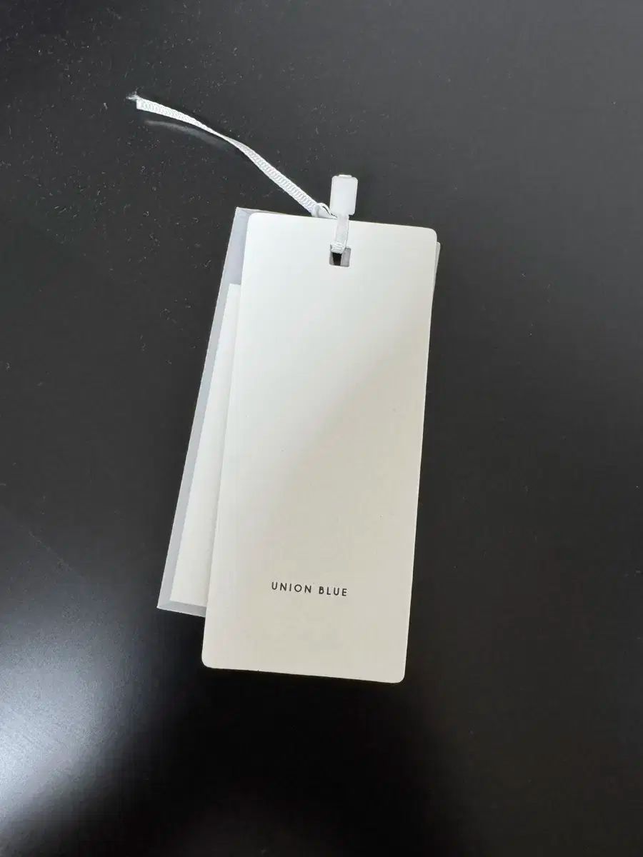 トゥウィー ルーネック