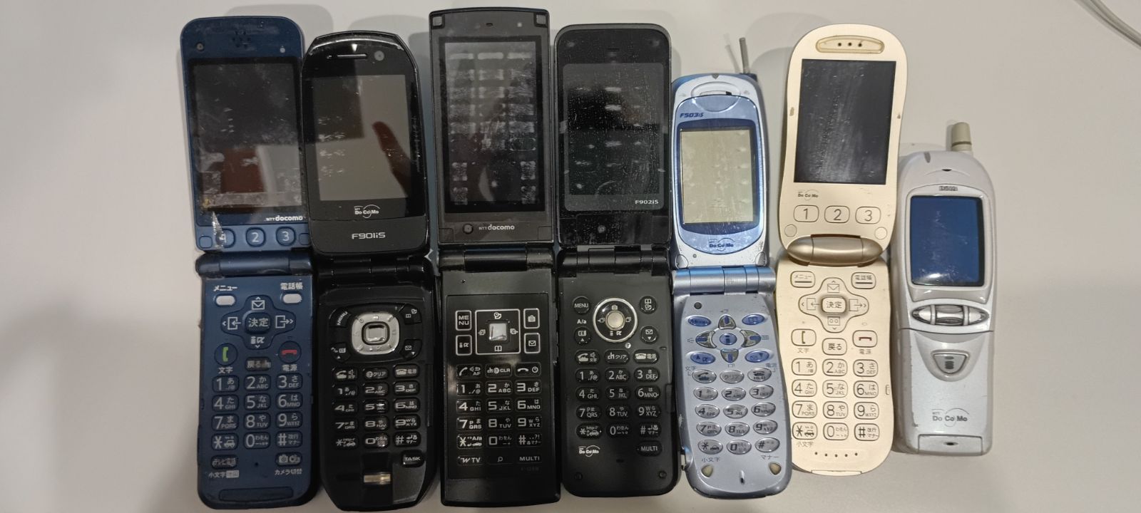 DOCOMO ジャンクガラケー 7台セット - メルカリ