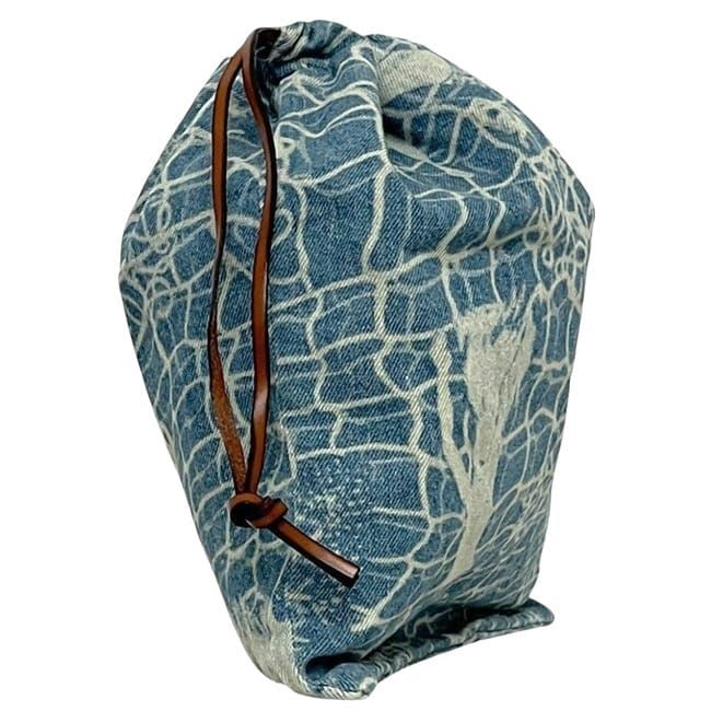 ロエベ 巾着ポーチ ライトブルー パウラズイビザ クラッチバッグ デニム