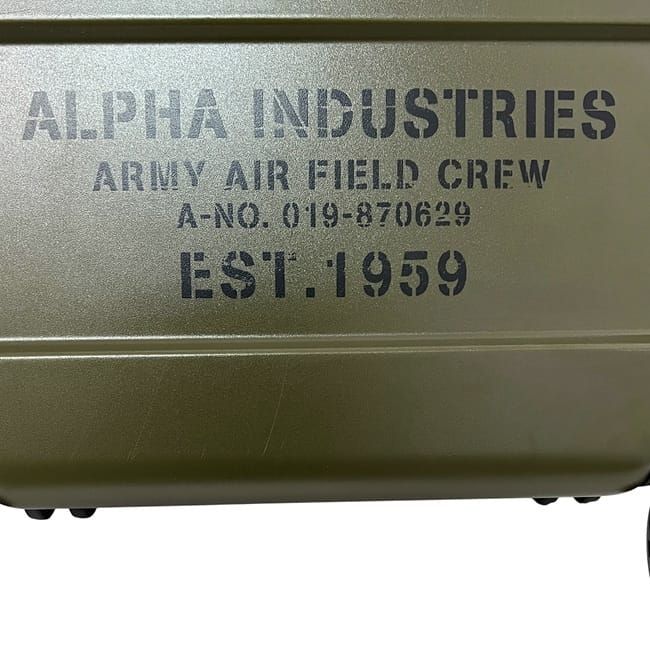 カーキ グリーン