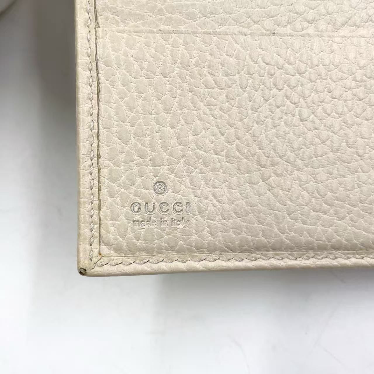 GUCCI 2つ折り財布 ホワイト レザー GUCCI ホワイトレザー 二つ折り財布