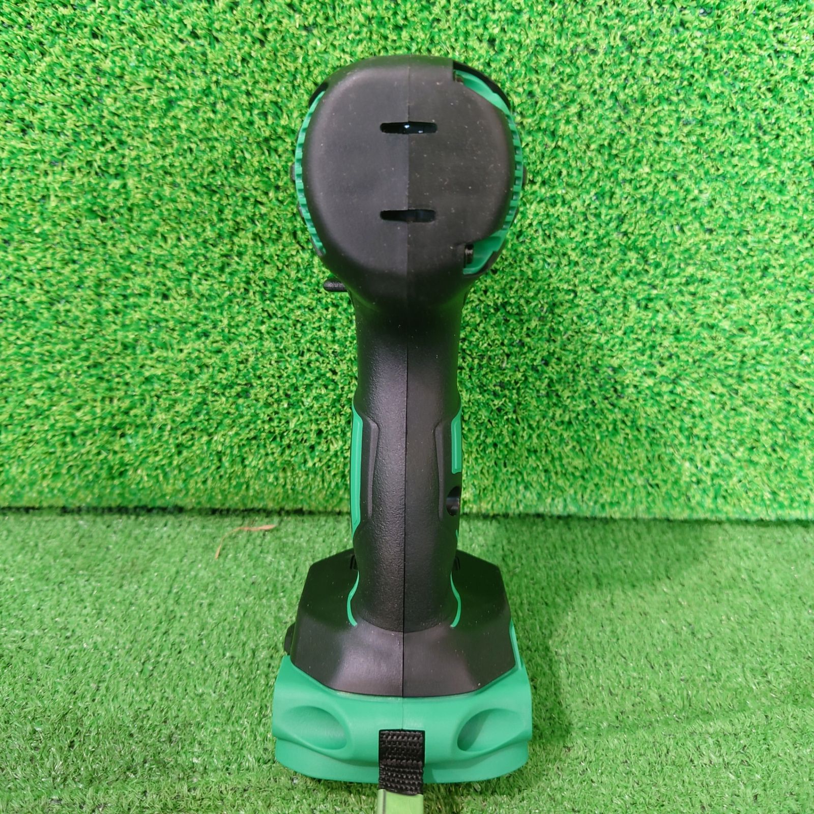 コードレスインパクトドライバ