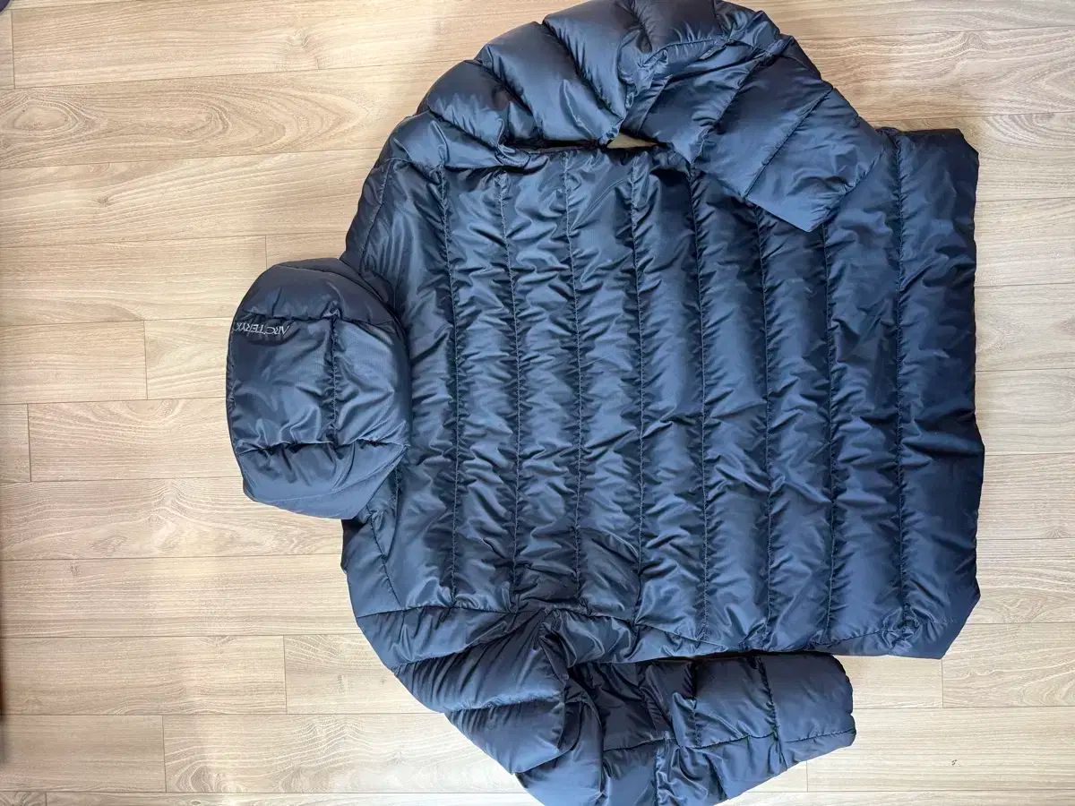 ARC TERYX アークテリクス トゥーリウム WHOODIE ブラック XL