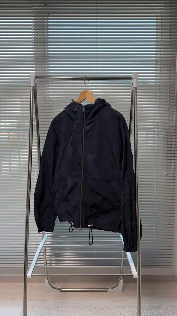 iey ウィンドブレーカー ブラ アウタ ネイビー m