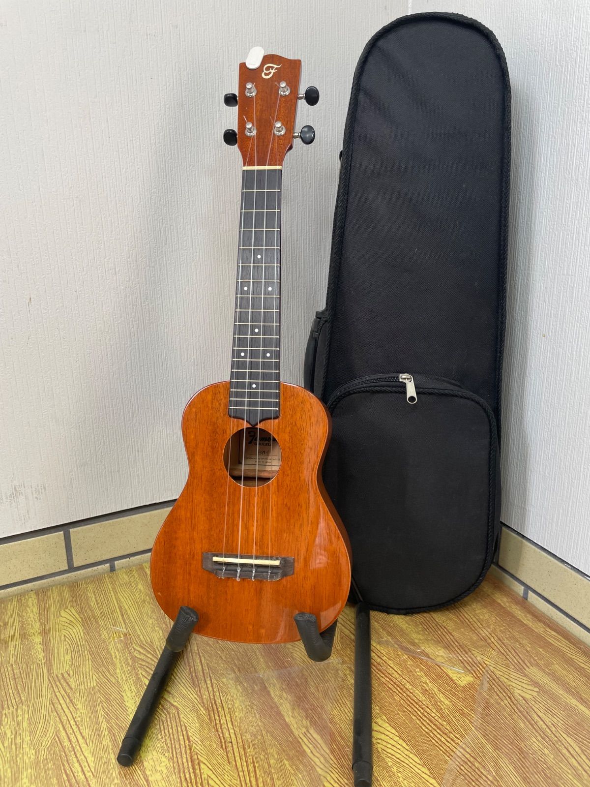 FAMOUS FSM 1 ウクレレ ハイクラス マホガニー単板 ケース付