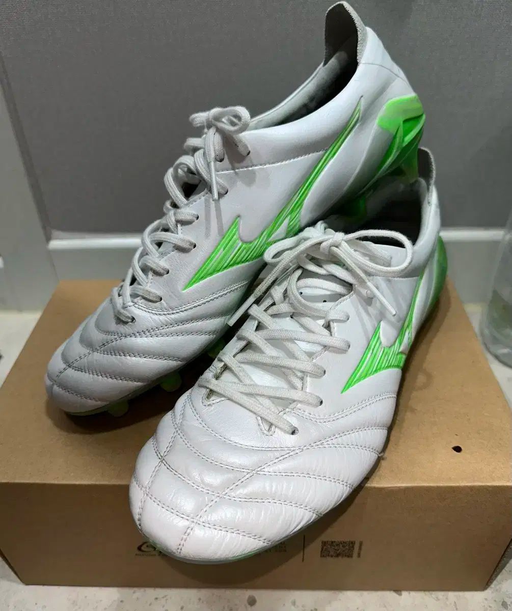 mizuno モレリア NEO₍ネオ 4 エリート MD 270