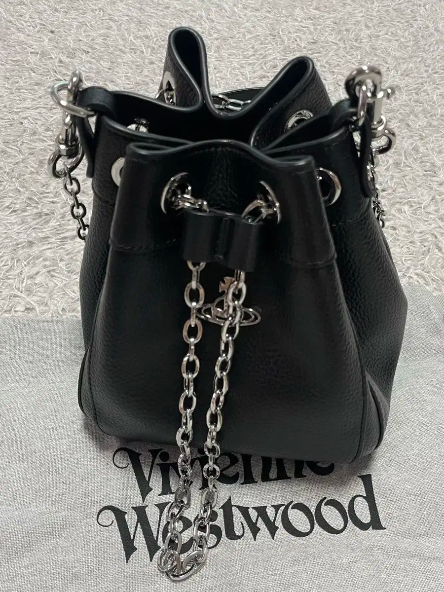 ヴィヴィアン ウエストウッド クリシー スモール バケットバッグ