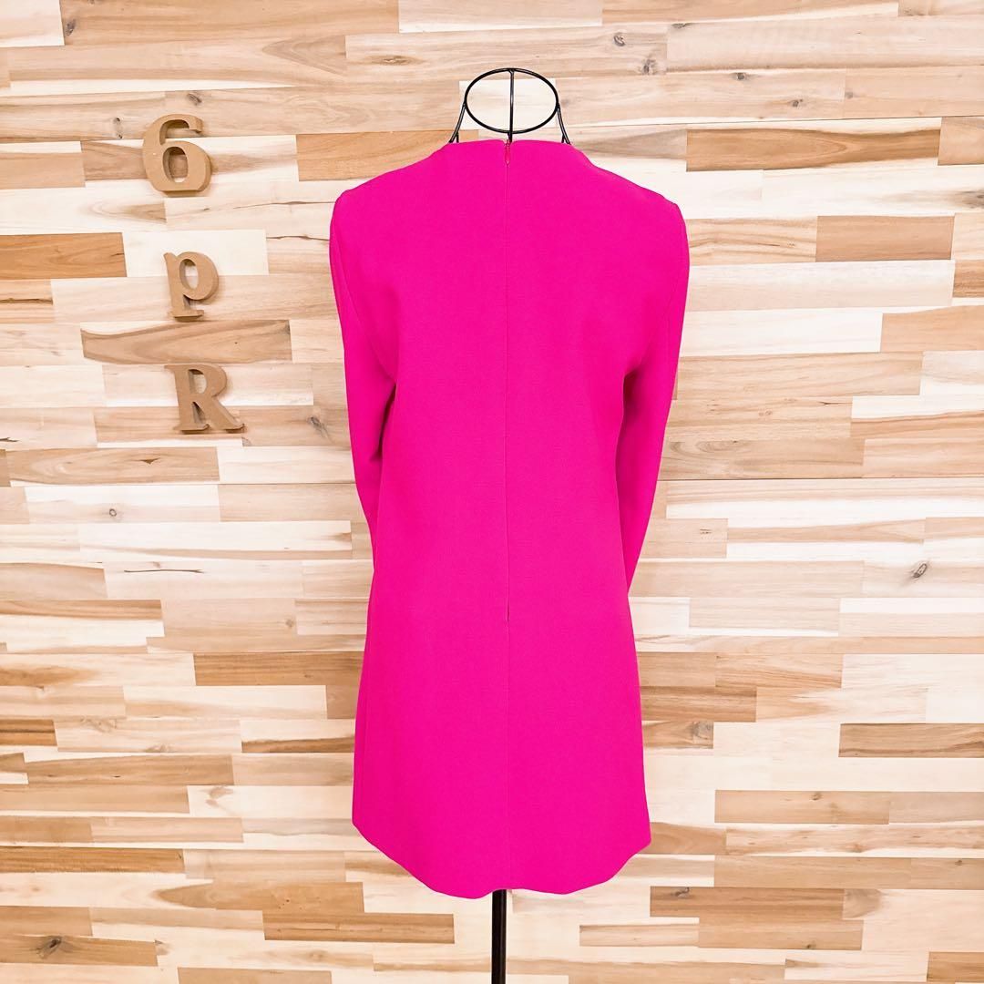 ビビットピンク