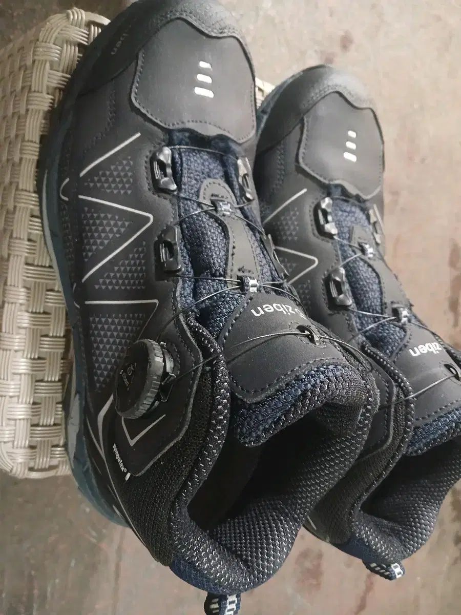 ダイアル 安全靴