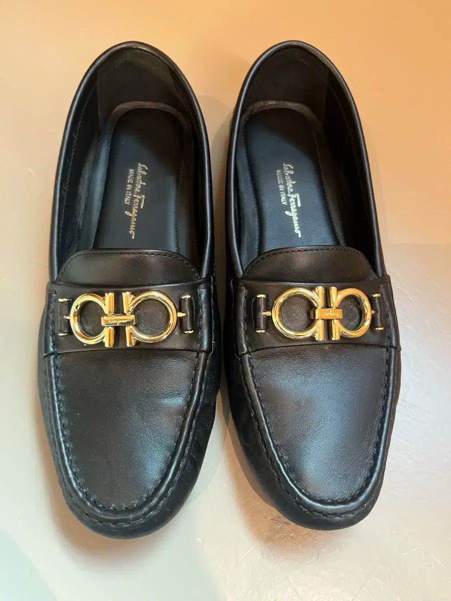 240 フェラガモ ドライビング シュー