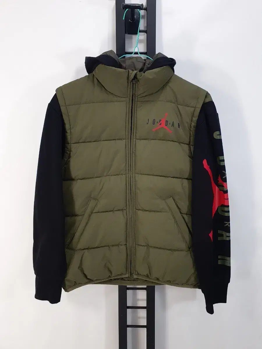 時代青い房飾り付き玉石製ペンダント2点　唐物掛軸茶道具古美術中国 時代青い房飾り付き玉石製ペンダント2点 唐物掛軸茶道具古美術中国