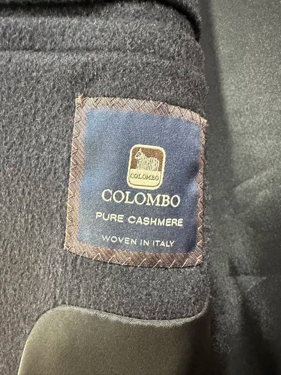 ダークネイビー