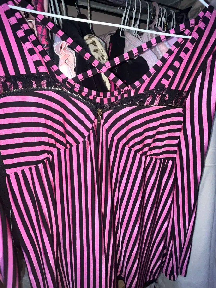 ピンクストライプ ダイヤ